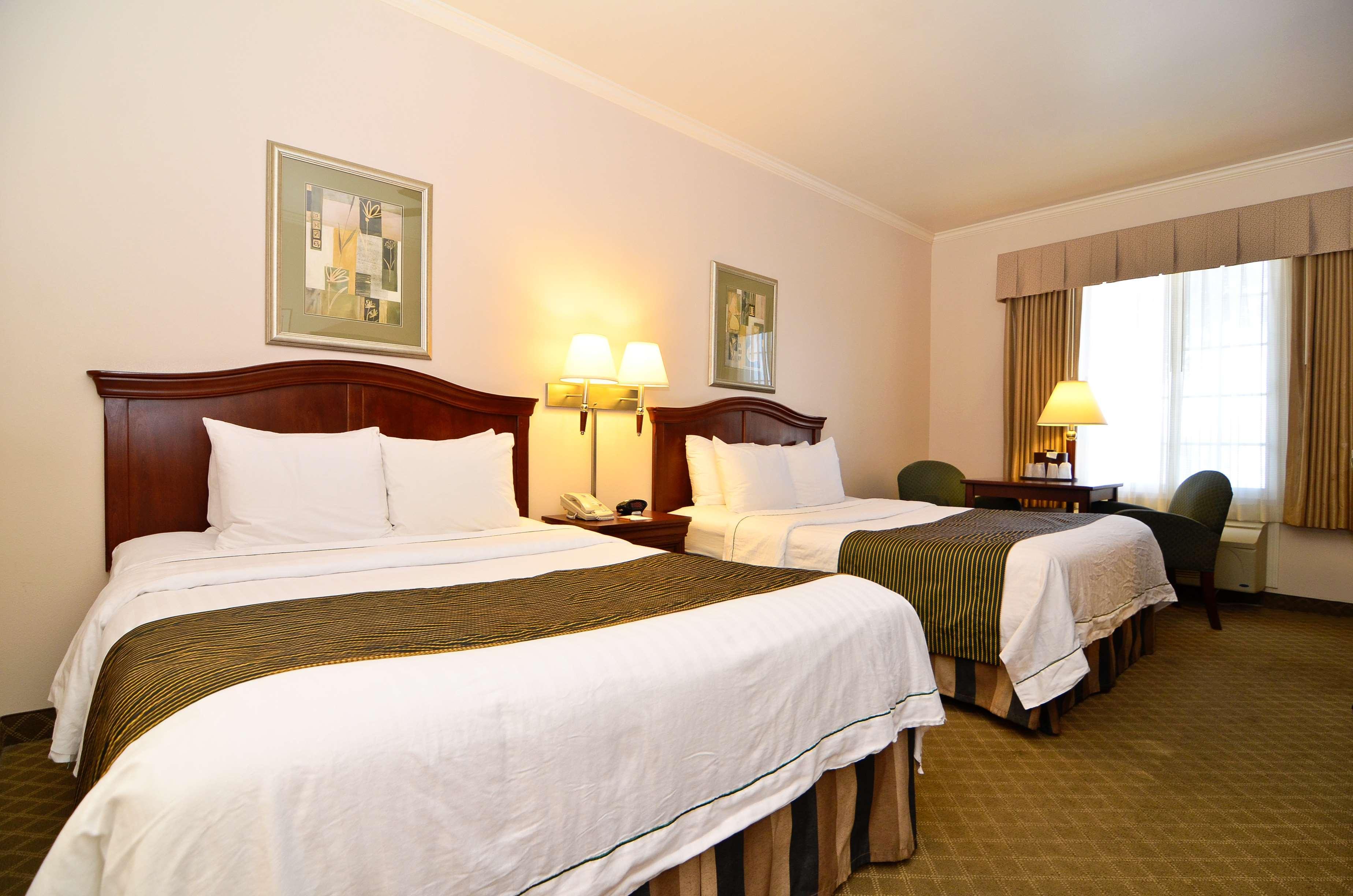 Best Western Plus Country Park Hotel Tehachapi Room photo