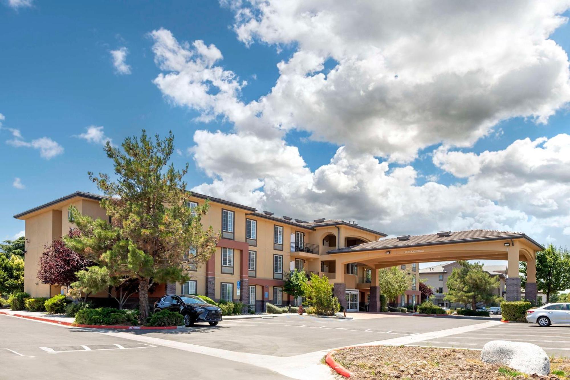 Best Western Plus Country Park Hotel Tehachapi Exterior photo